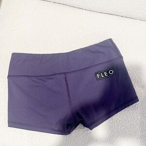FLEO Workout Shorts- size small